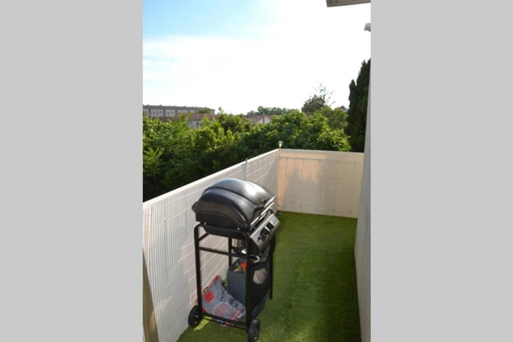 Appartement Lumineux Et Calme Avec Terrasse Avignon Buitenkant foto