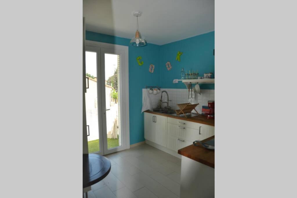 Appartement Lumineux Et Calme Avec Terrasse Avignon Buitenkant foto